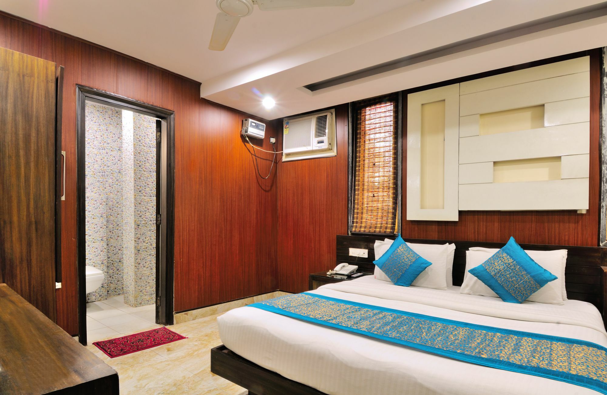 Gold Star - Paharganj Hotel New Delhi