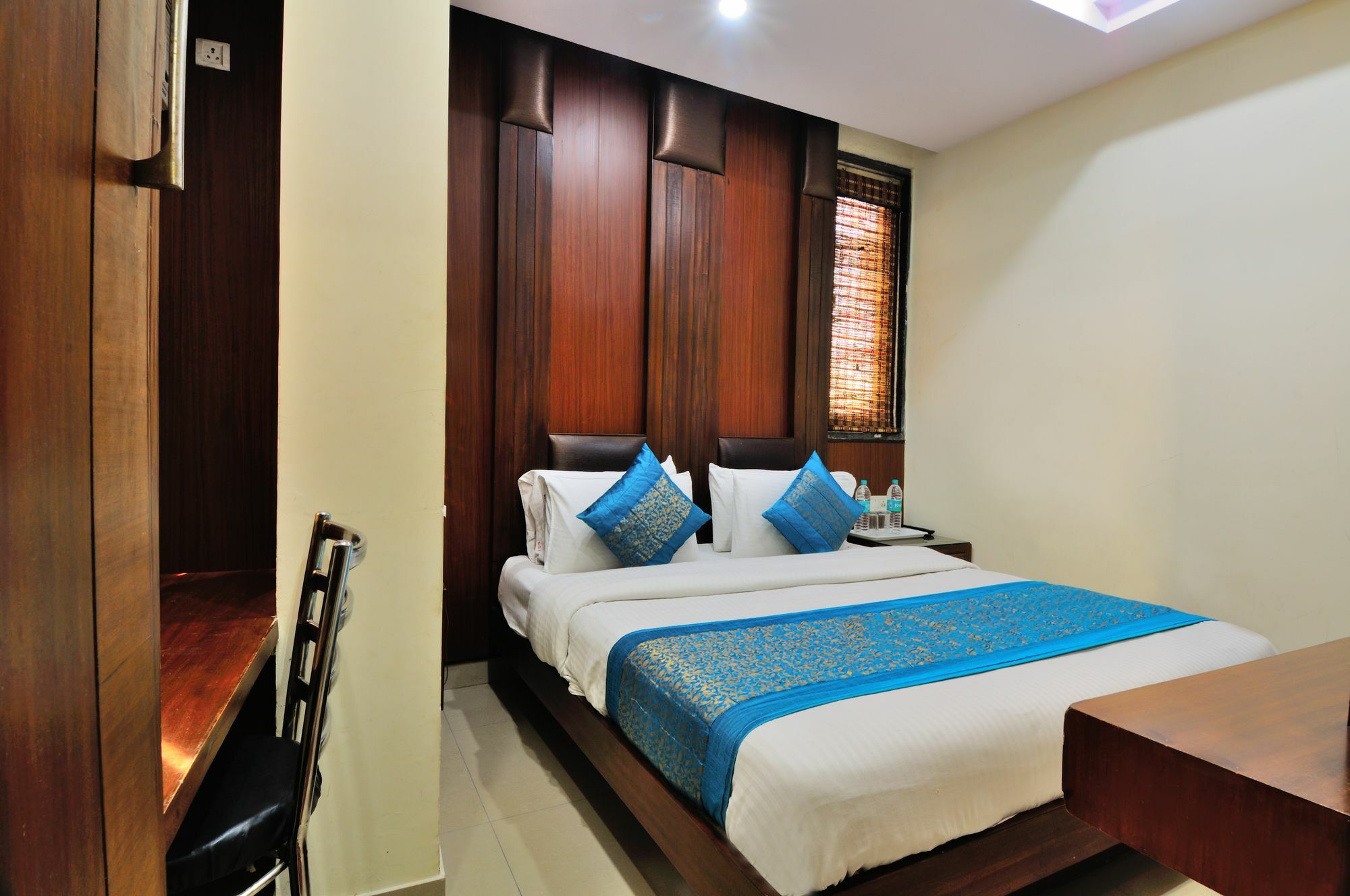 Gold Star - Paharganj New Delhi