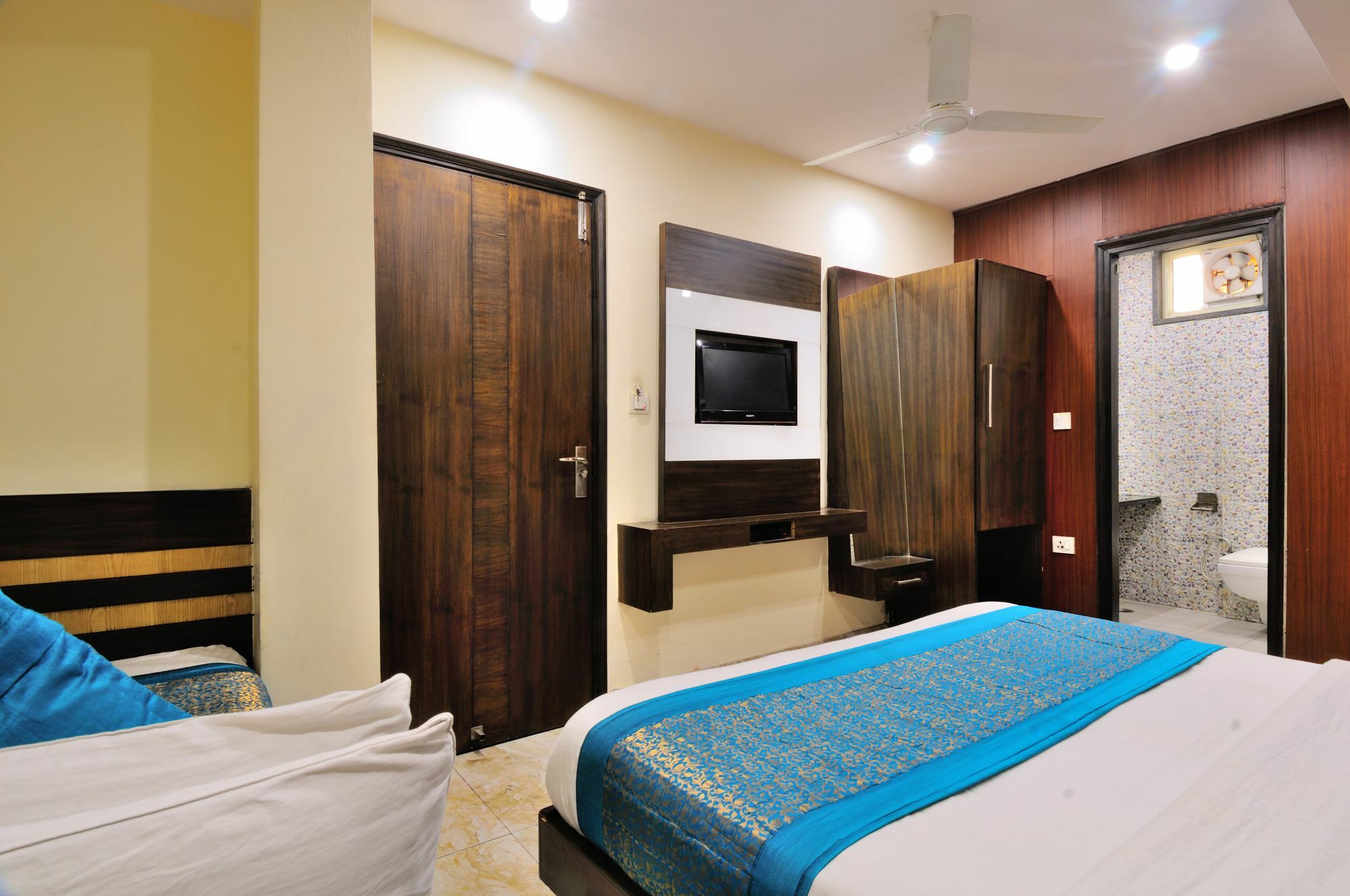 Hotel Gold Star - Paharganj